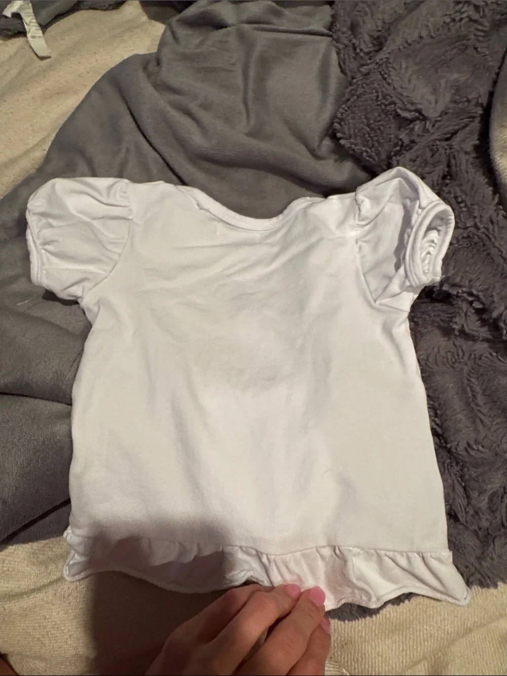 White Puff Sleeve Girls' Tee with Gingham Dog Appliqué